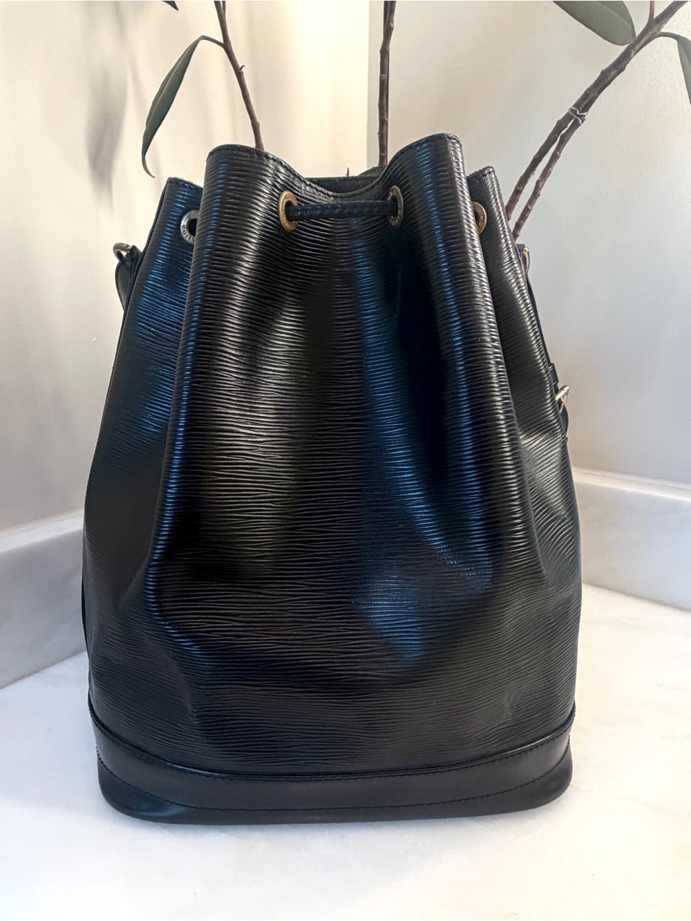 Louis Vuitton Epi Noe Black Bucket Bag, Shoulder Bag - Picture 2 of 15